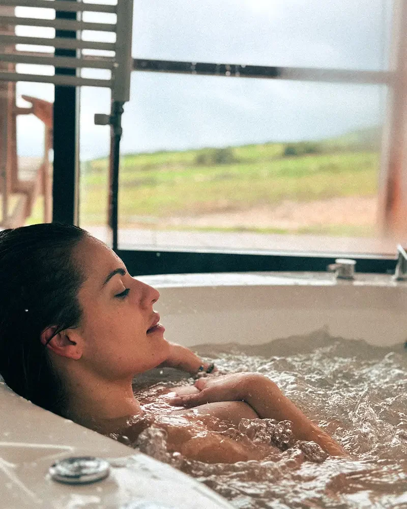 chica jacuzzi suites