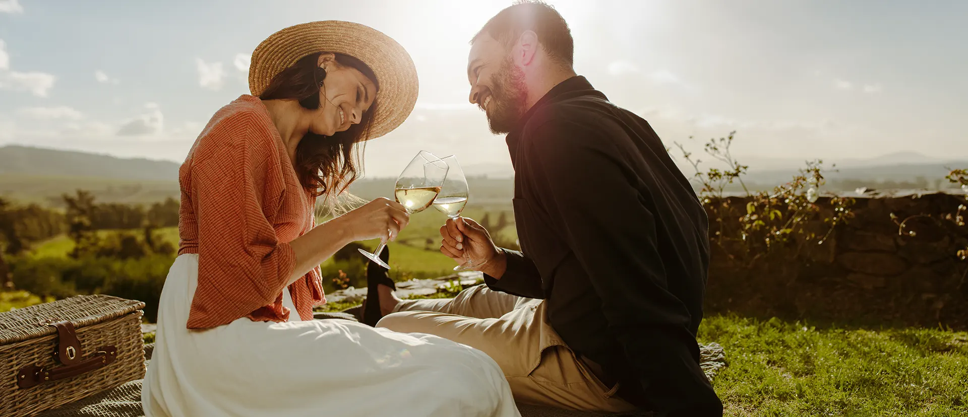 pareja en viñedo